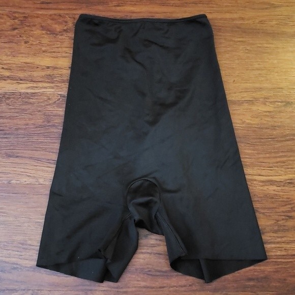Spanx Black Edgy Feminine Whimsigoth High Waist Shapewear Shorts Size Small - Picture 1 of 3